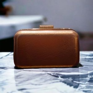 Beautiful Trendy Clutch!